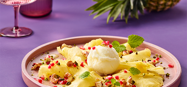 Ananas-Carpaccio-mit-Zitroneneis