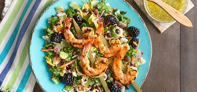 Grilled shrimp with blackberries