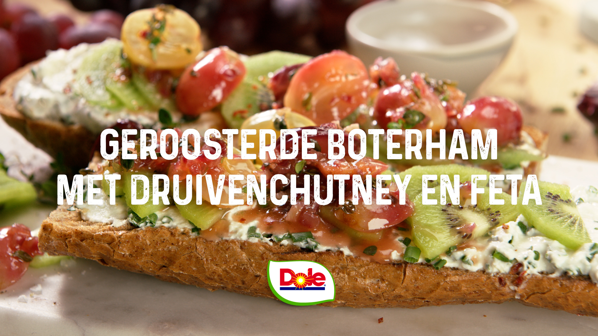 Geroosterd brood met druivenchutney en feta